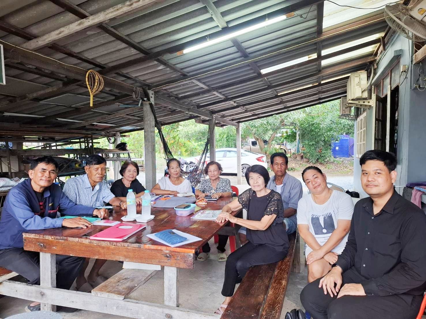 พช.บางใหญ่ ลงพื้นที่เยี่ยมเยียนกลุ่มออมทรัพย์เพื่อการผลิตบ้านบางม่วง หมู่ที่ 4 ตำบลบางม่วง อำเภอบางใหญ่